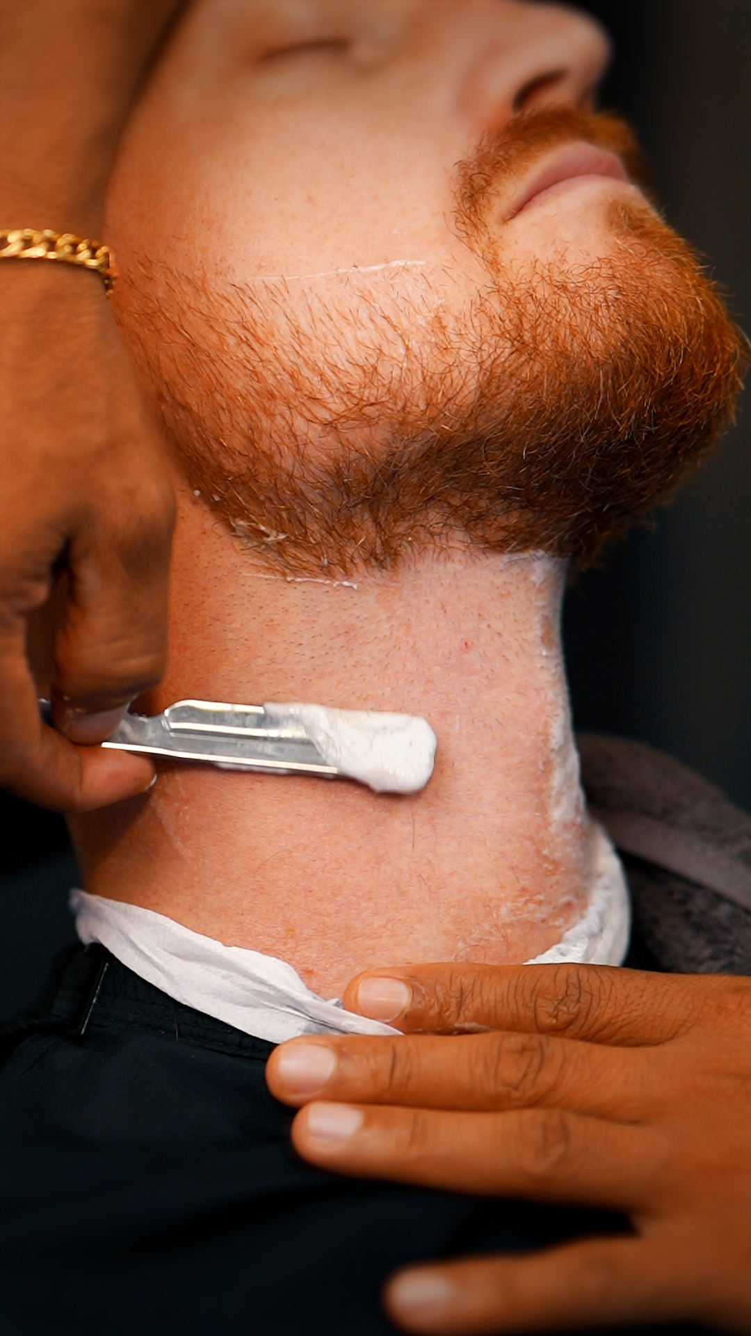 Traditional straight-razor hot towel shave at Empire Barbershop Nassaukade